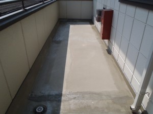 アパート塗装,廊下防水,長尺シート,アパート防水,埼玉県,さいたま市,大宮区、防水工事,ひび割れ