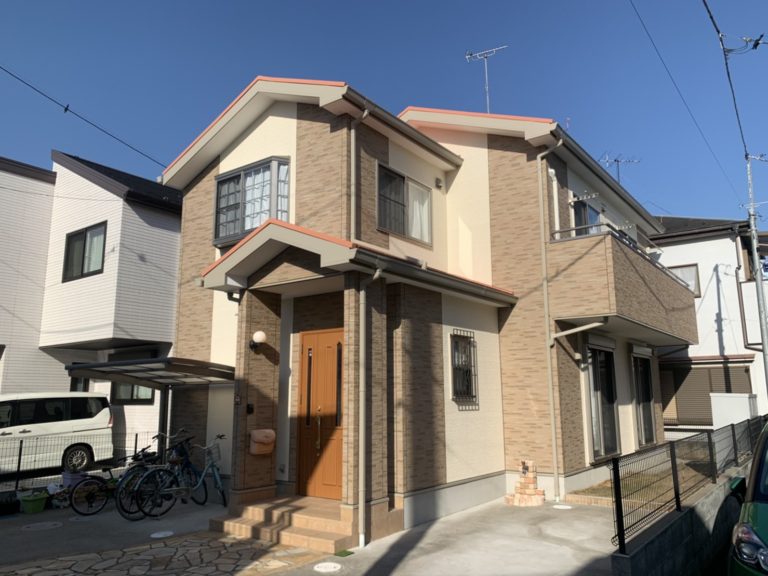 埼玉県上尾市小敷谷S様邸 塗り分けでお洒落に! パーフェクトトップ クリヤー塗装 屋根外壁塗装工事 サイワ塗装 埼玉県上尾市小敷谷S様邸 塗り分けでお洒落に! パーフェクトトップ クリヤー塗装 屋根外壁塗装工事 サイワ塗装