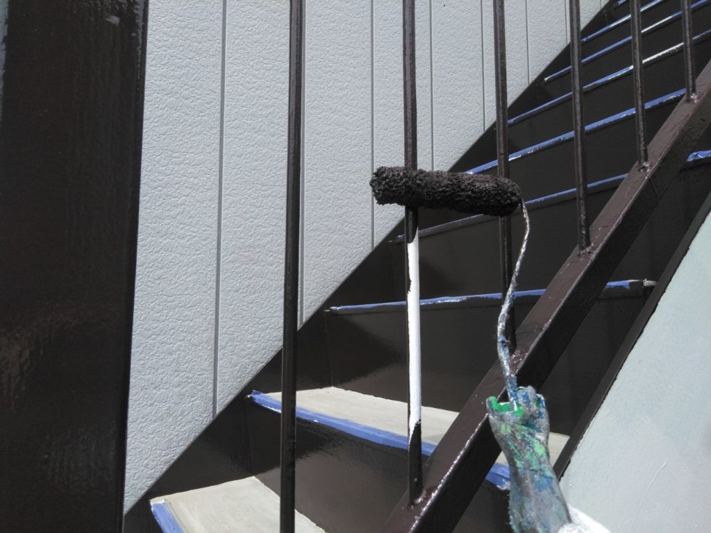 さいたま市三橋　鉄骨階段塗り替え　　さいたま市西区三橋　サイワ塗装工業