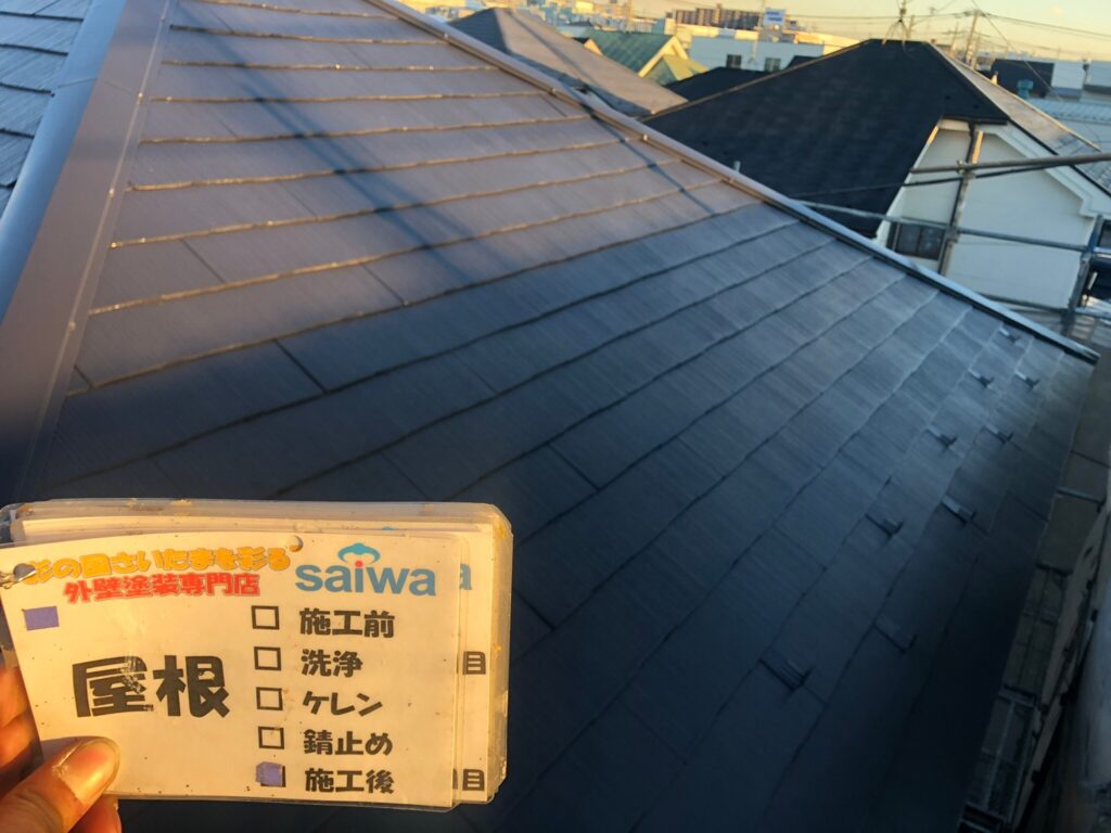 屋根の塗装　ブラック