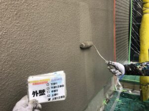 外壁上塗り2回目　さいたま市　屋根塗装　外壁塗装