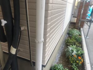 雨樋施工前　雨樋塗装　塗装　施工事例