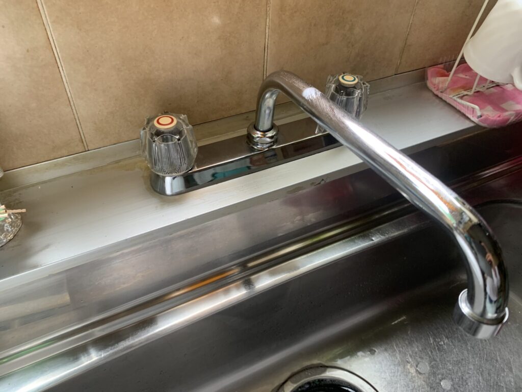 キッチンの水栓　水栓取付　台所　水道工事　