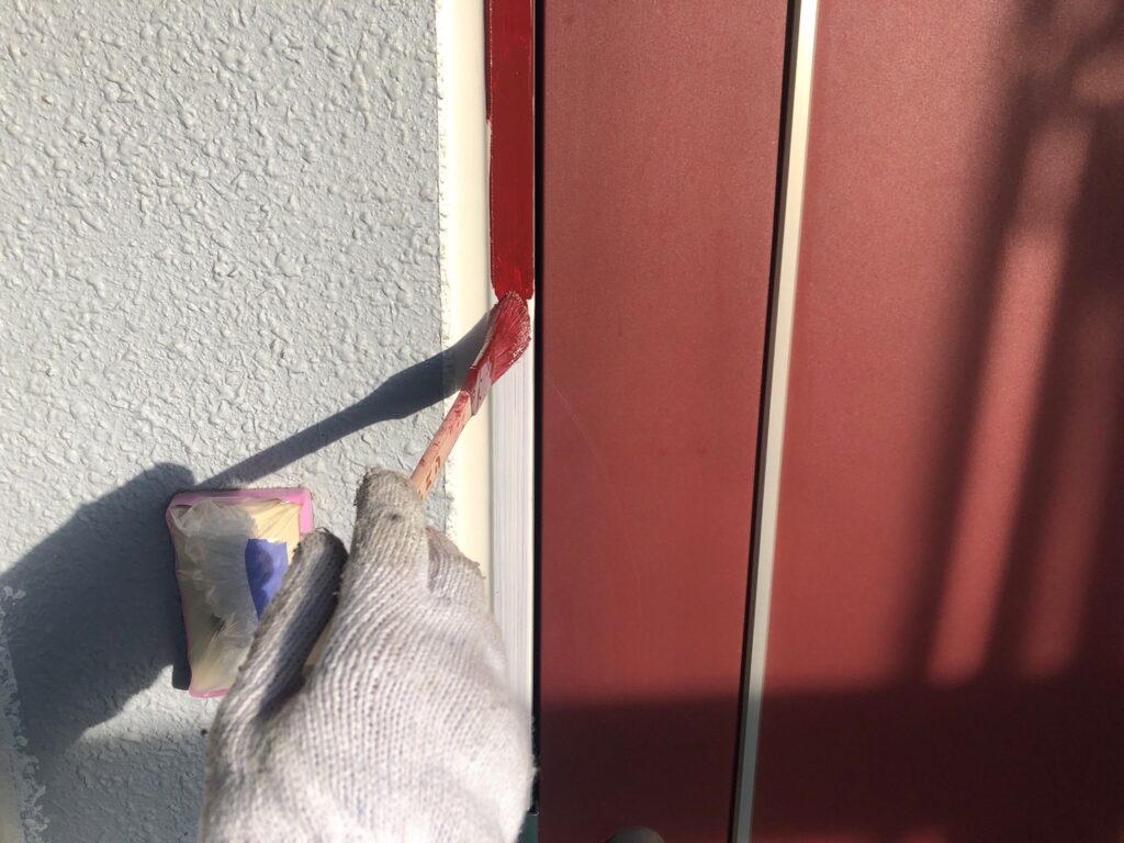 ドア枠　上塗り　さいたま市　屋根塗装　外壁塗装　