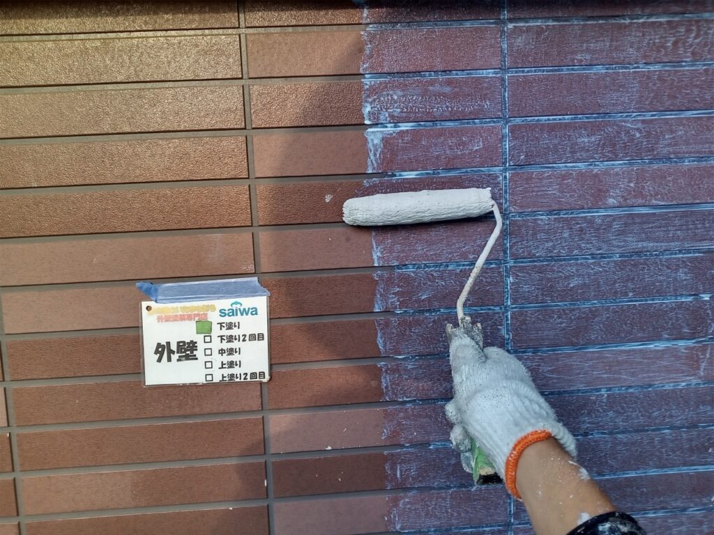 外壁塗装　下塗り　さいたま市　屋根塗装　塗り替え