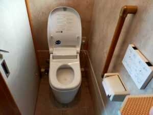 店舗のトイレ　トイレ交換工事