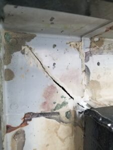 笠木　取り合い　シーリング　ひび割れ