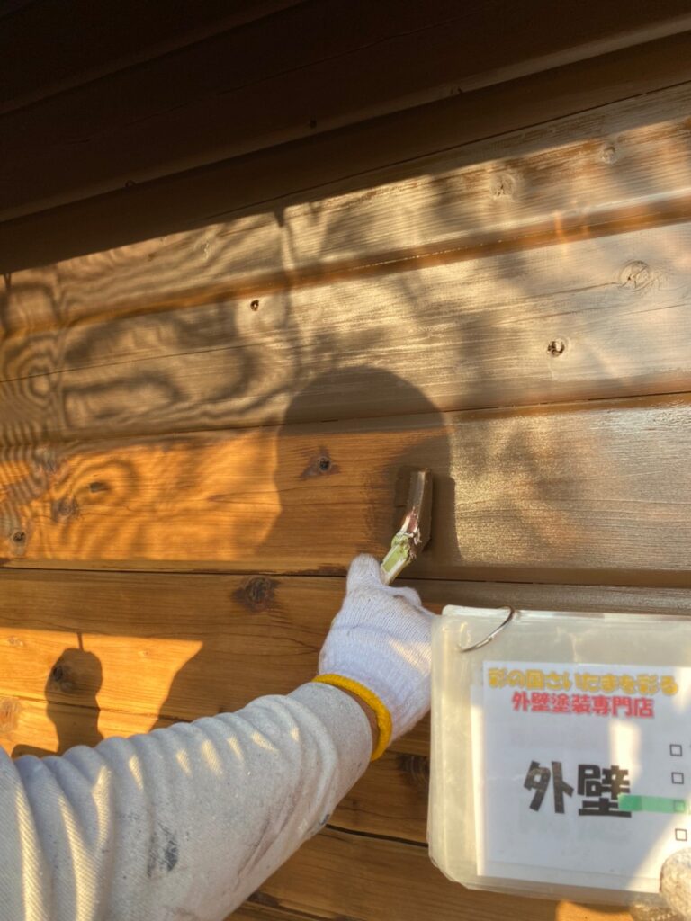 外壁塗装　木材塗装　ログハウス　中塗り　さいたま市