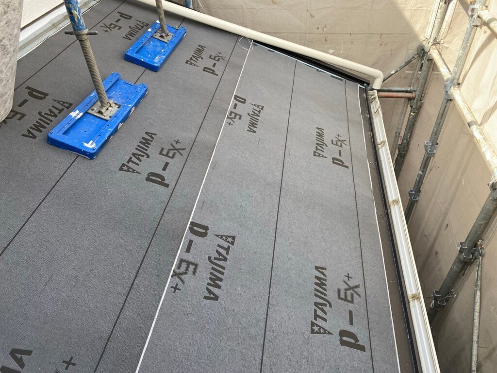 防水シート　屋根　カバー工法