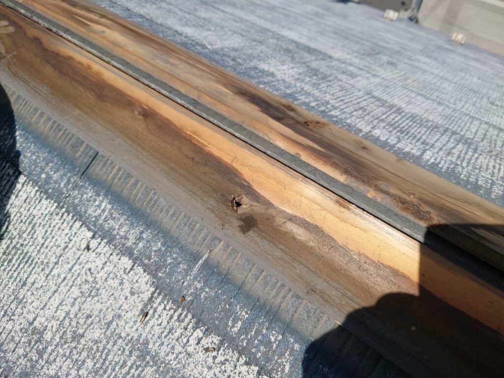 屋根塗装　棟板金　木