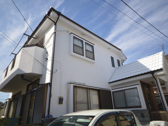 白い壁　優良塗装店