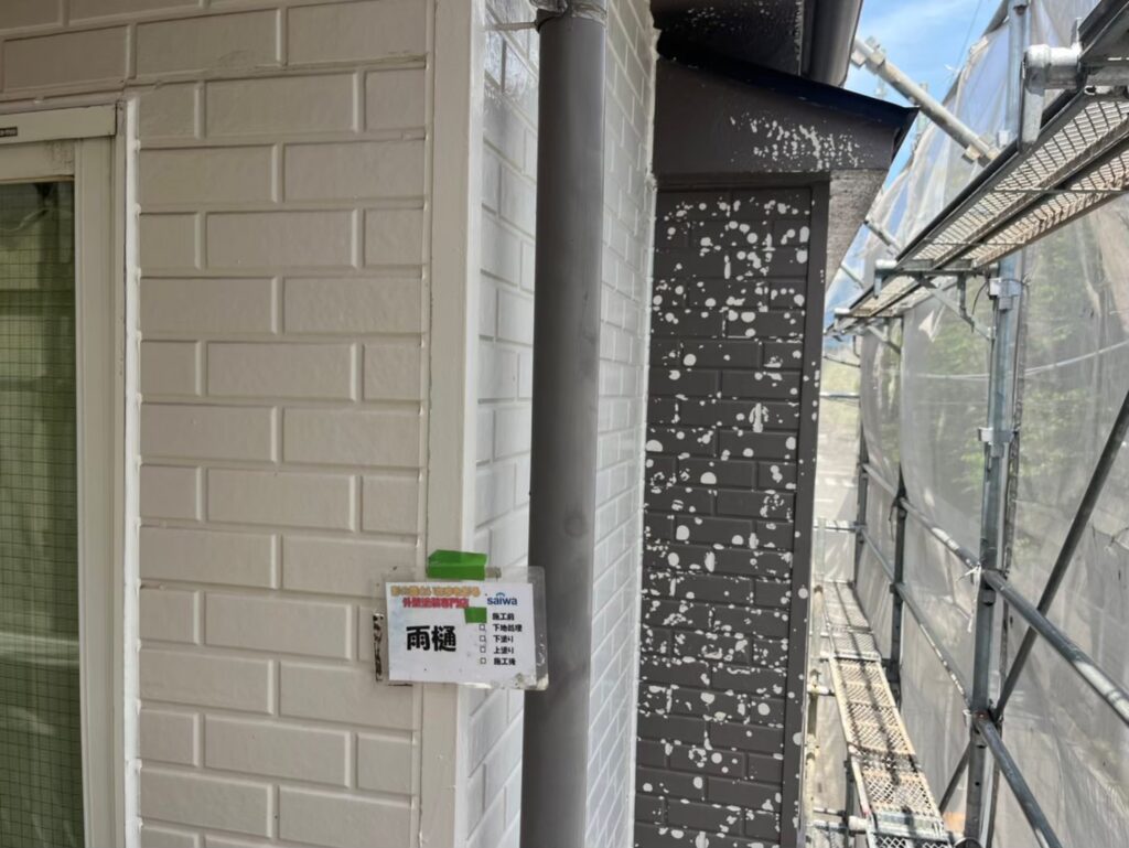 さいたま市で劣化や汚れが目立つ雨樋の施工前の状態