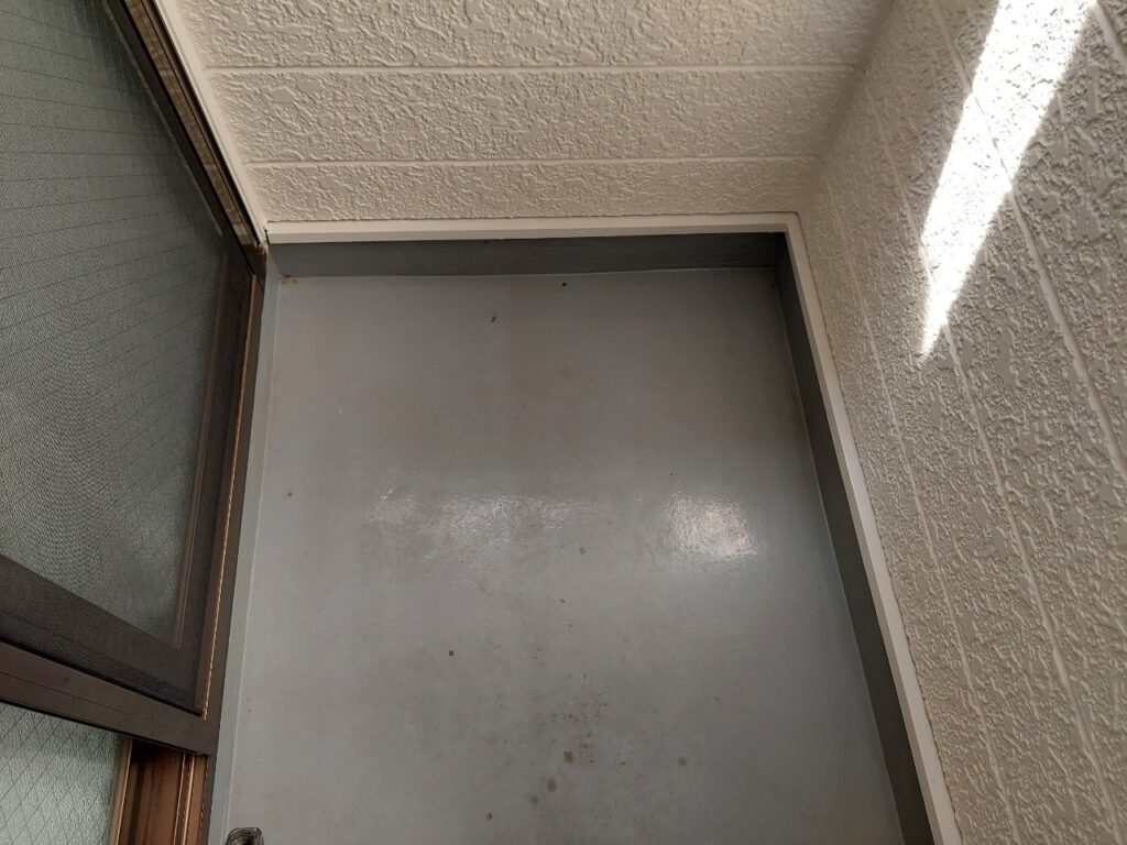 ベランダ防水施工前の状態 雨漏り 原因