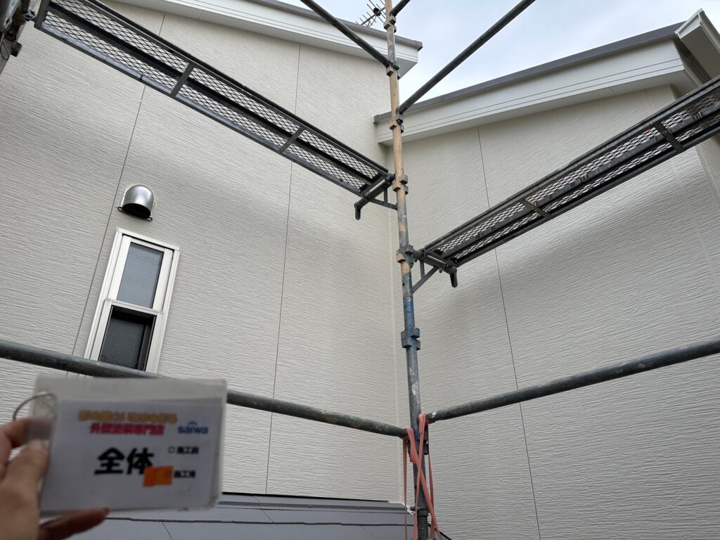 外壁塗装後の住宅全景写真|高品質塗料で仕上げた美しいさいたま市の施工事例