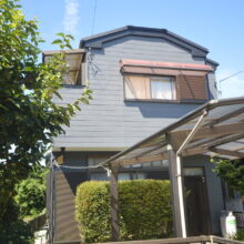 施工後のさいたま市西区N様邸。丁寧な外壁塗装と高品質な屋根リフォームで防水性と耐久性を大きく改善した施工事例